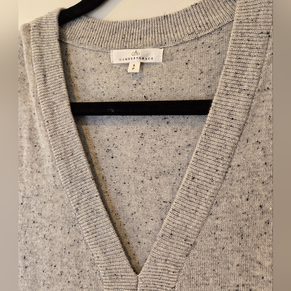 Camber & Grace Grey Knit Sleeveless Top with White Underlay Size Small - Picture 4 of 6